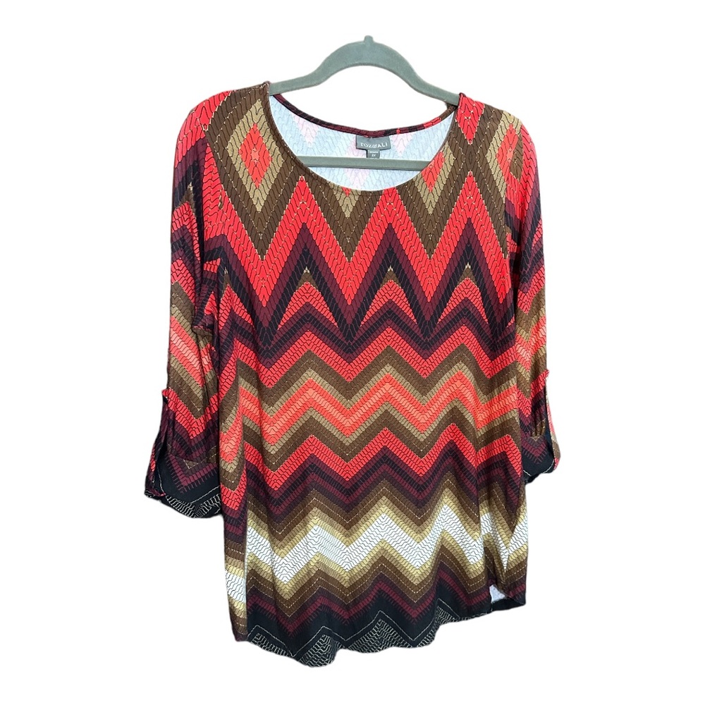 ROZ & ALI beautiful vibrant red design long sleeve scoop neck shirt